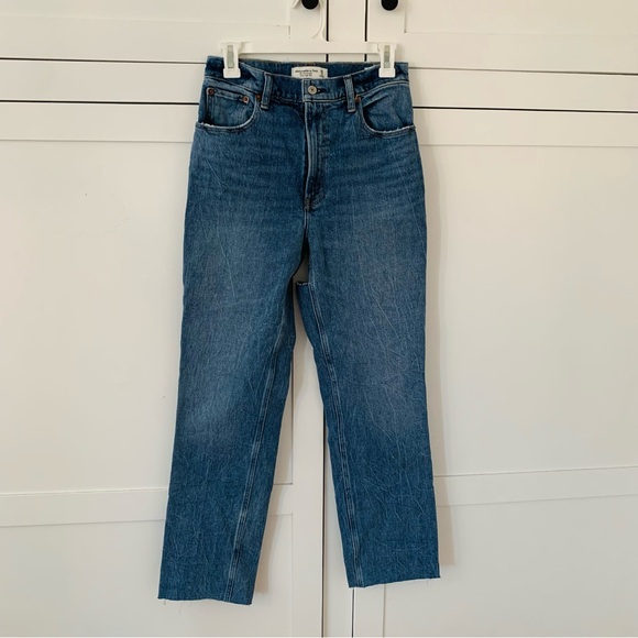 Abercombie & Fitch The 90’s Straight Ultra High Rise Cut Off Jeans Size 26/2 - Picture 1 of 10